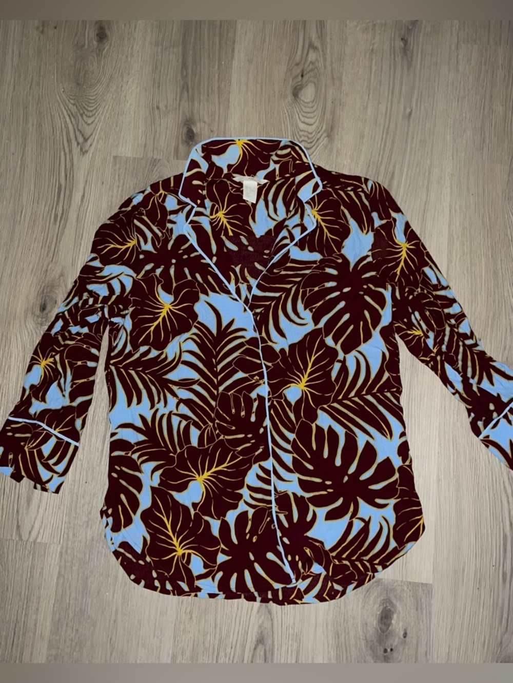 H&M Leaf Print Button Down Blouse Size 10 – 3/4 Sleeve